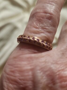 10kt Gold Ring with Pink Saphire Stones